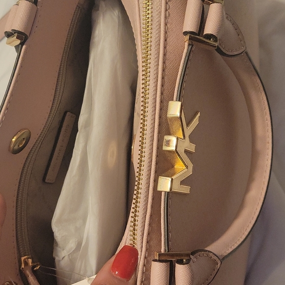 Michael Kors Florence medium Saffiano Purse - Picture 3 of 4